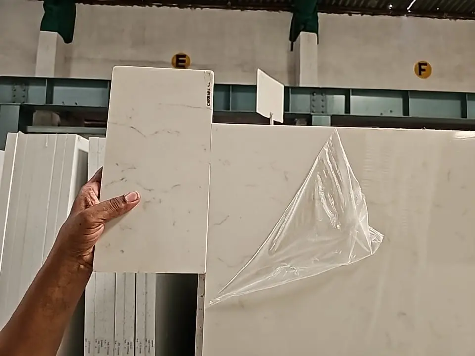 Checking for color and pattern consistency in slabs