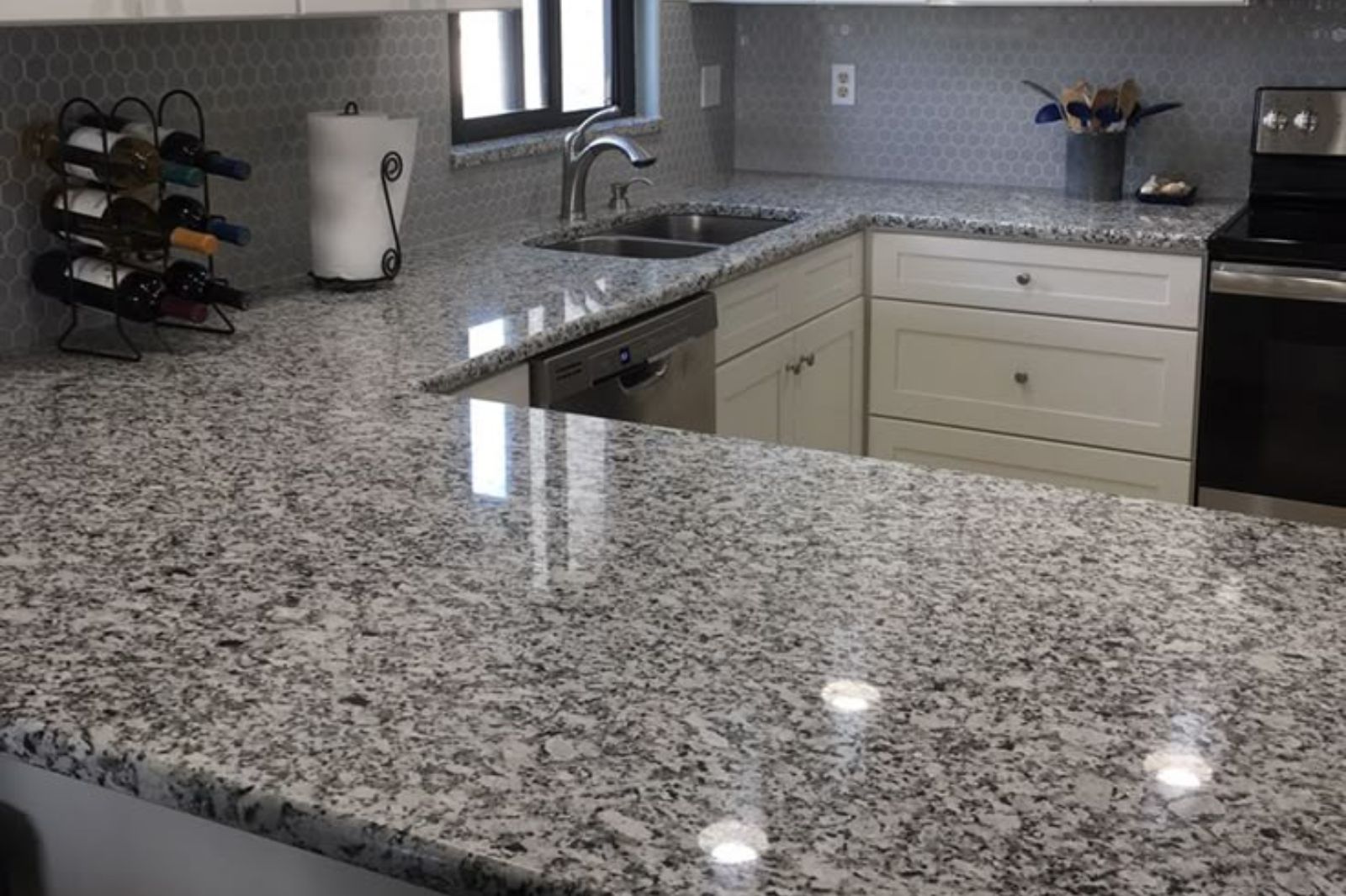 Brown granite slabs natural veining patterns kitchen countertop material selection